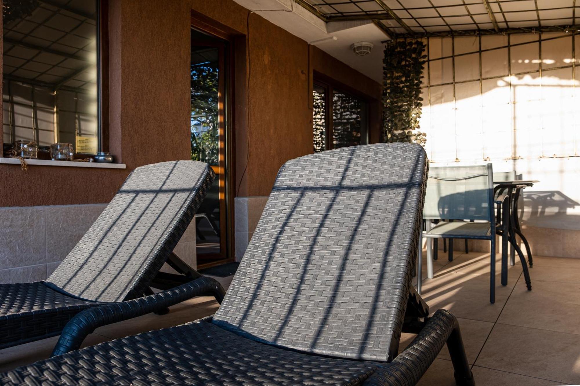 Roman Thermae 2Bdrm Sunny Apartment Варна Экстерьер фото